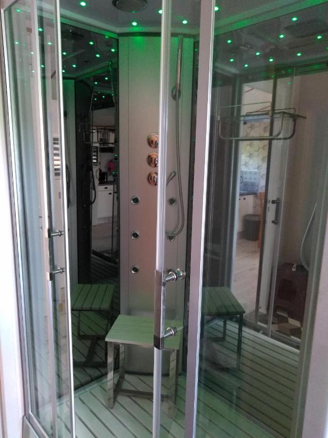 Le Haut Village Chambre D'Hotes Mobi-Loft Cosy Sauna ,Douche ,Chromotherapie Arrest Exteriér fotografie